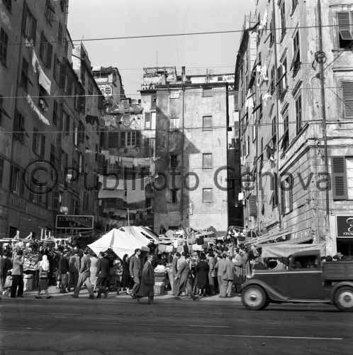 P_002662 - Genova Piazza Sant'Elena 1953