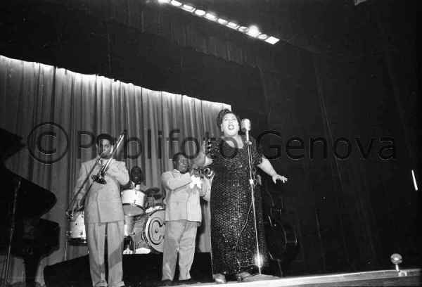 LOUIS ARMSTRONG E COZY COLE