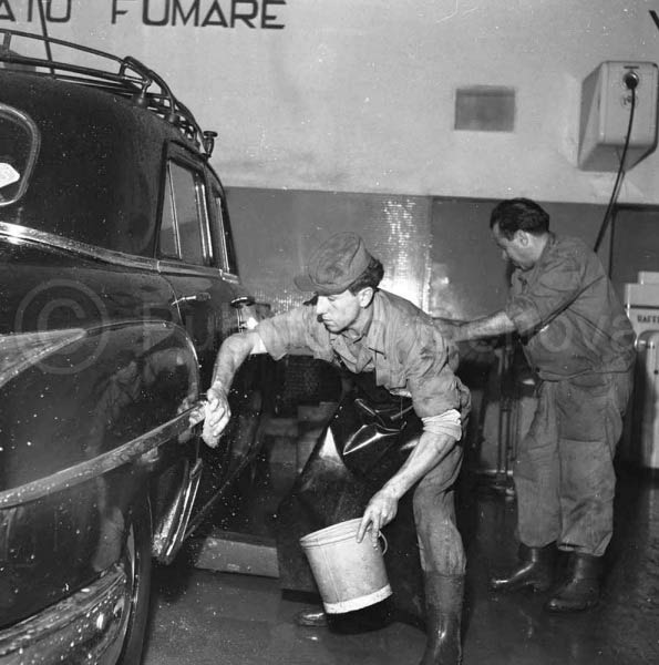 STAZIONE DI SERVIZIO