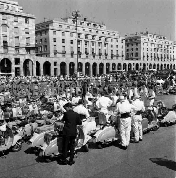 PRIMO RADUNO NAZIONALE 'LAMBRETTA CLUB DELLA LANTERNA'