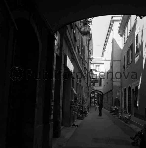 UN VICOLO A SPOTORNO