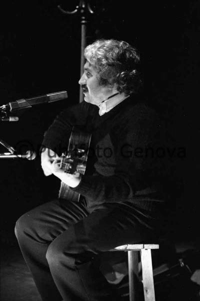 IL CANTAUTORE BRUNO LAUZI