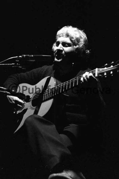 IL CANTAUTORE BRUNO LAUZI